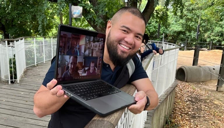 &amp;lt;span style=&amp;quot;white-space: pre-wrap;&amp;quot;&amp;gt;Visiting the Elephants in the Zoo.&amp;lt;/span&amp;gt;